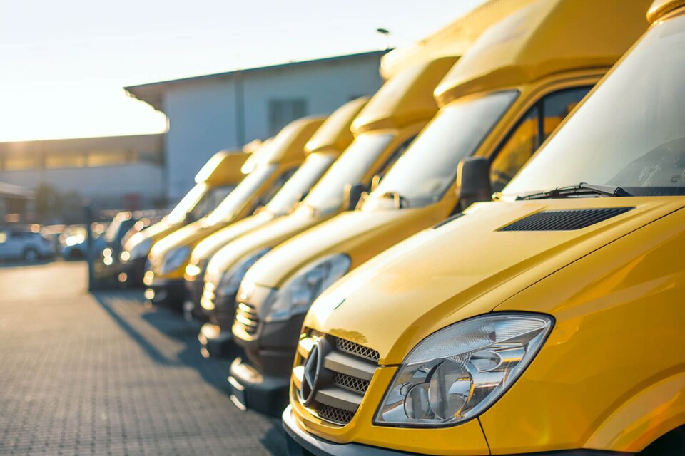 Groot pakket versturen duurzaam en snel | DHL eCommerce